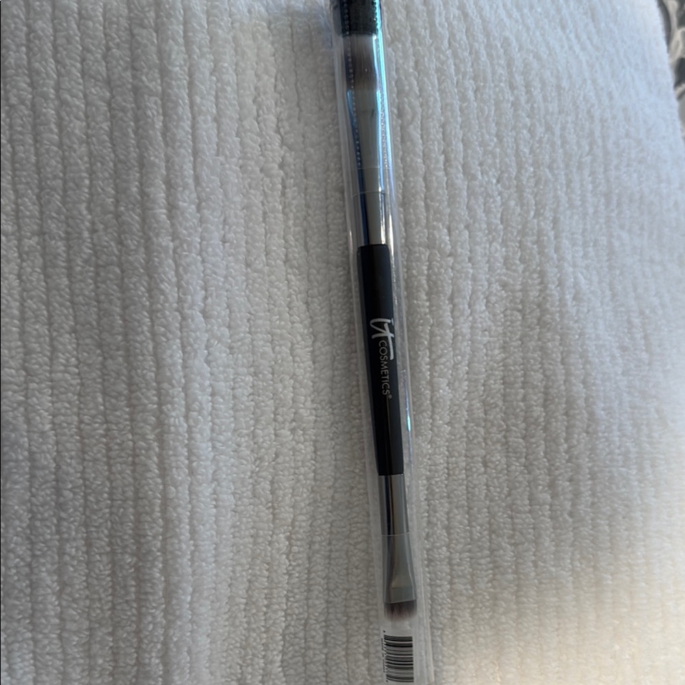 IT Cosmetics Black Dual-Ended Heavenly Luxe brush #5